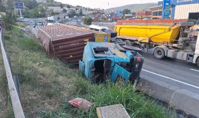 Kontrolden çıkan TIR menfeze devrildi: 1 ölü