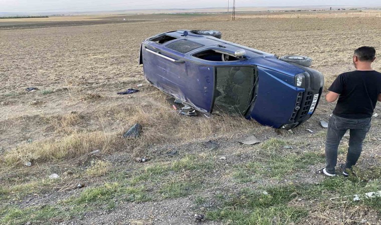 Konyada lastiği patlayan otomobil takla attı: 3 yaralı