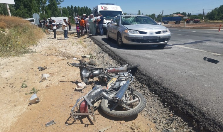 Konyada otomobil ile motosiklet çarpıştı: 1 yaralı