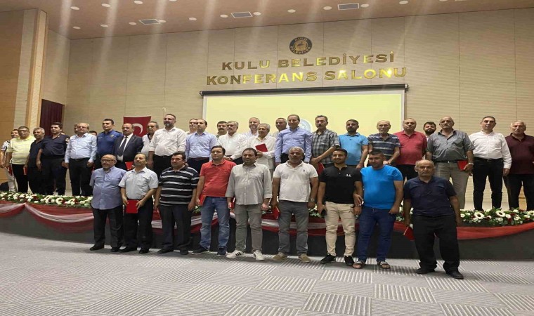 Kuluda 25 yılını dolduran esnaflara plaket