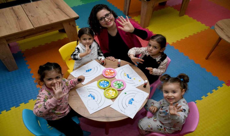 Kuşadası Belediyesinin eğitim yatırımları ilgi görüyor