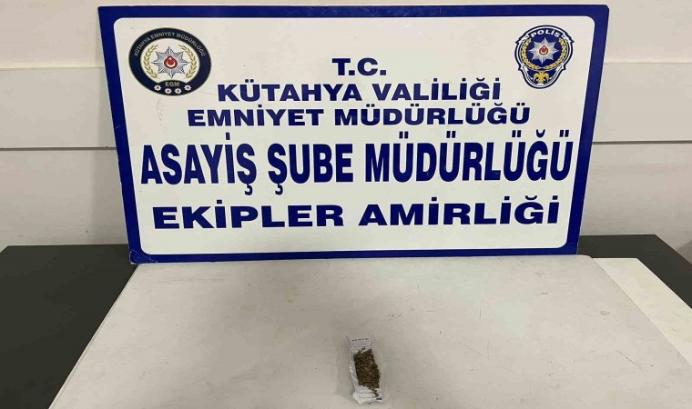 Kütahyada bir şahsın üzerinde uyuşturucu ele geçirildi