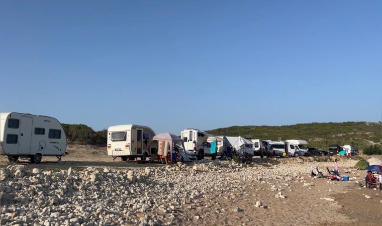 Kuzey Egenin turizm merkezi Bozcaada, karavan işgali altında