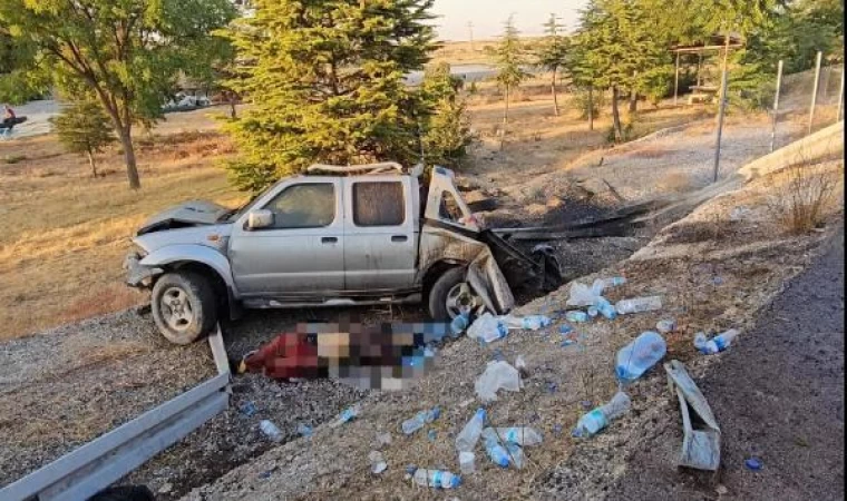 Lastiği patlayan TIR, kamyonet ile otomobile çarptı: 1 ölü, 3 yaralı