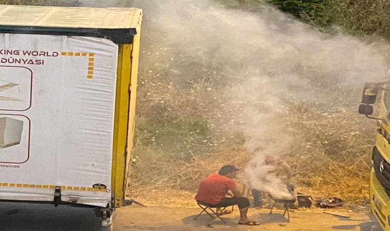 Mahallelilerden mangal yapan tır şoförlerine tepki