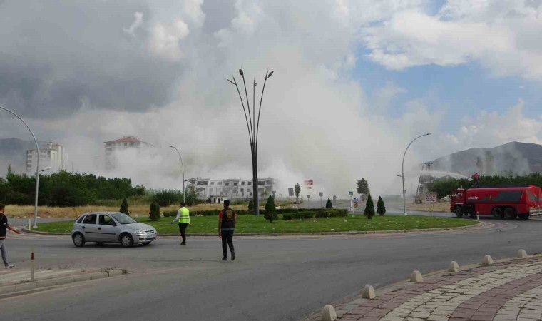 Malatyada ağır hasarlı binaların yıkımları patlayıcı ile yapılıyor