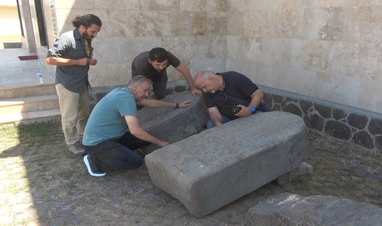 Malazgirtte Urartu dönemine ait yazıtlar keşfedildi