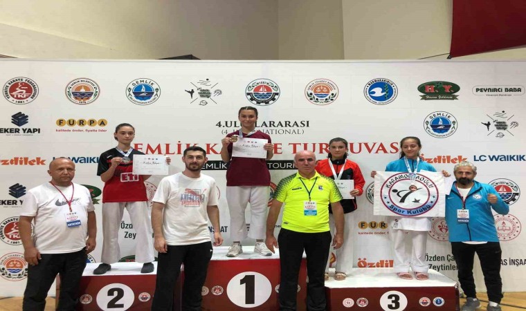 Manisa BBSK Karate Takımı, 143 kulüp arasında 10. oldu