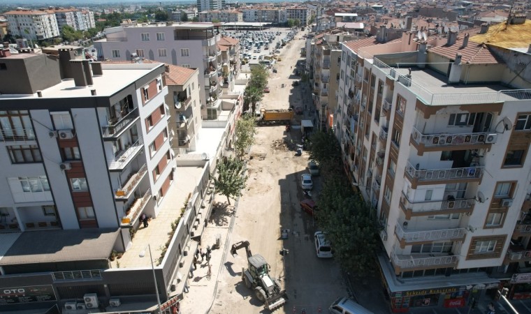 Manisada 2. etap prestij cadde düzenlemesi için üstyapı çalışması başladı