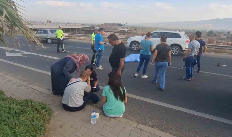 Manisada otomobilin çarptığı yaşlı kadın öldü