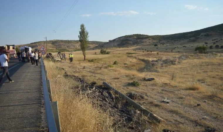 Mardin’de hafif ticari araç devrildi: 1 ölü, 2 yaralı