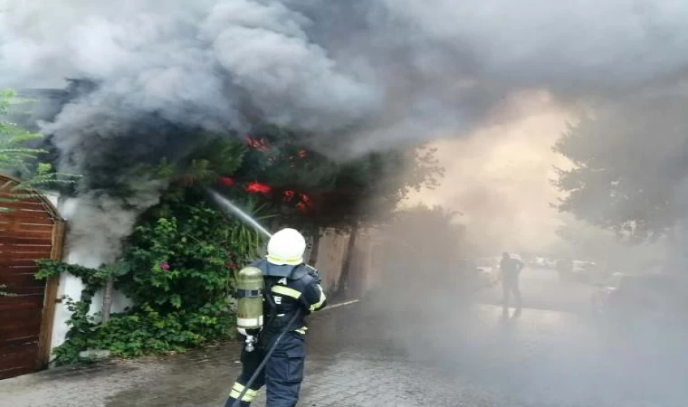 Marmaris’te otelin bahçesinde yangın korkuttu