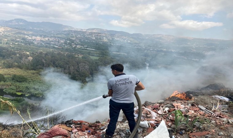 Moloz yangını itfaiye ekipleri tarafından söndürüldü