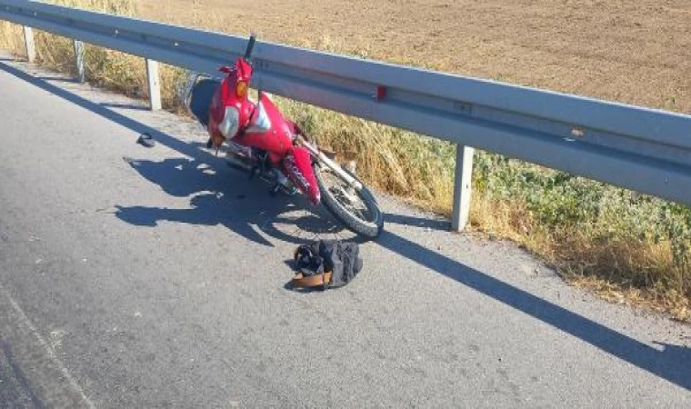 Motosiklet bariyere çarptı: 1 ölü, 1 yaralı