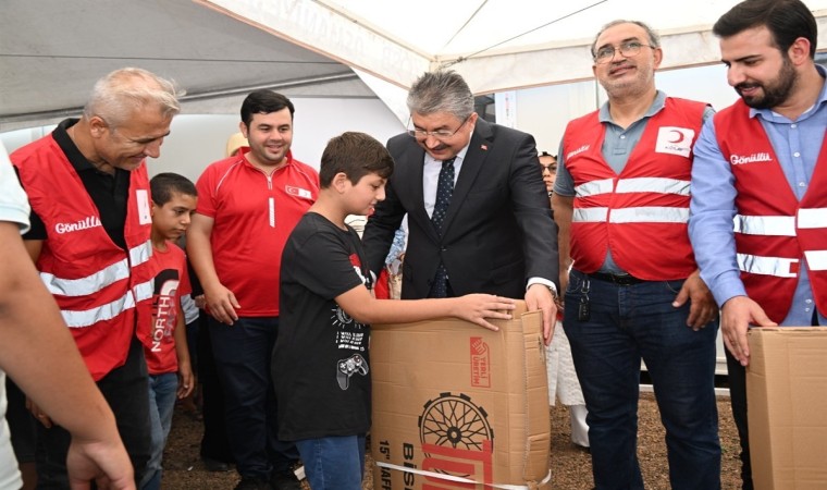 Osmaniyede depremzede çocuklara bisiklet