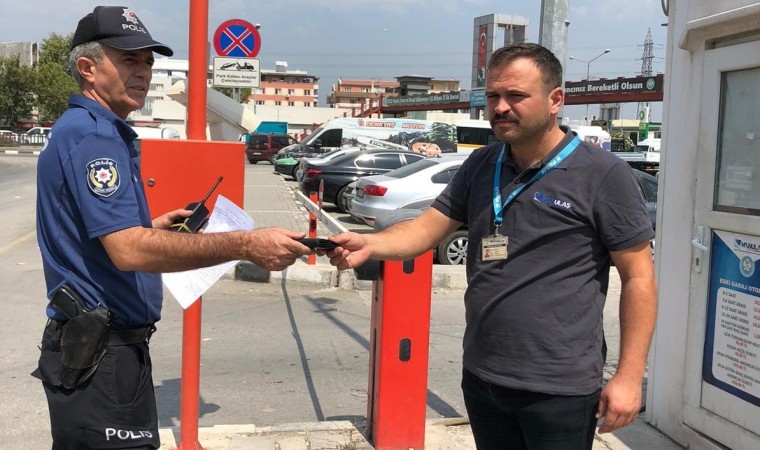 Otopark görevlisinden örnek davranış