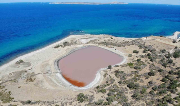 (Özel) Çanakkalede 2 bin yıllık antik liman, kalpli pembe göle dönüştü