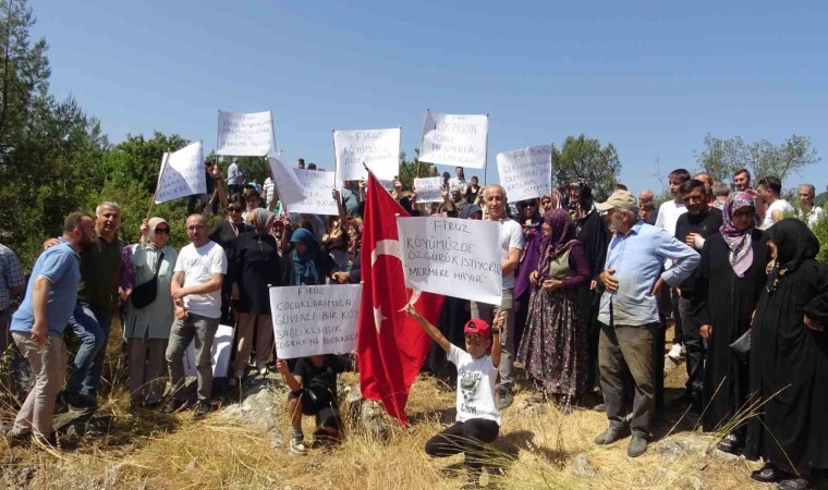 (Özel) Köy sakinleri eylem yaptı...Köylerinde mermer ocağı istemiyorlar