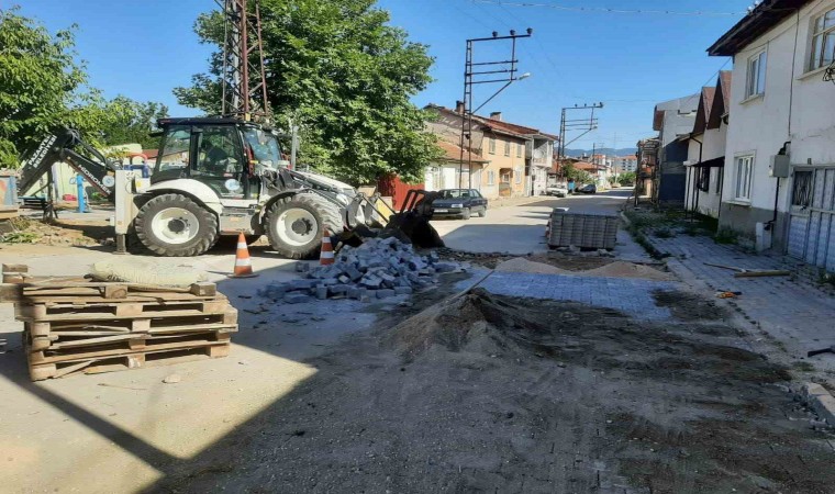 Pazaryerinde kilit parke taş uygulaması