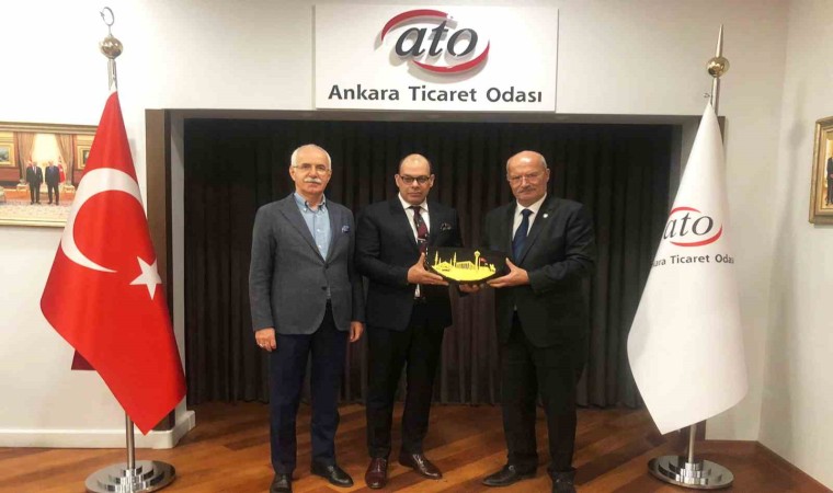 Polonya Büyükelçisi Rauf Alp Denktaş, ATO Başkanı Gürsel Baranı ziyaret etti