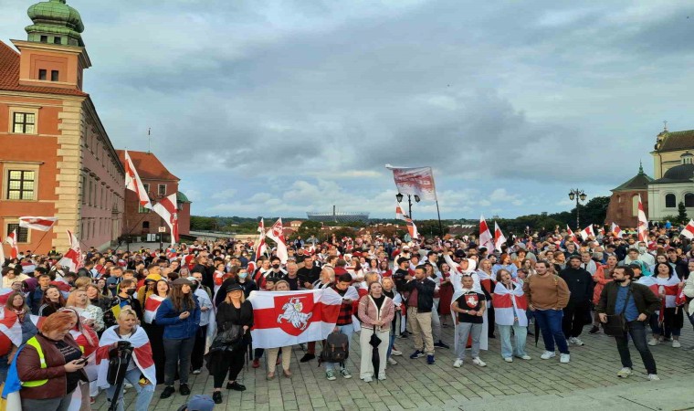 Polonyadaki Belarus vatandaşlarından cumhurbaşkanlığı seçimlerinin yıl dönümünde protesto