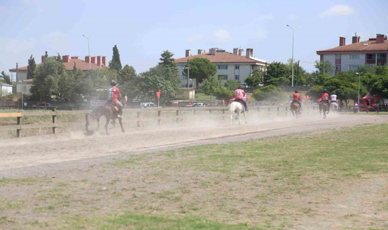 Rahvan At Yarışları nefes kesti