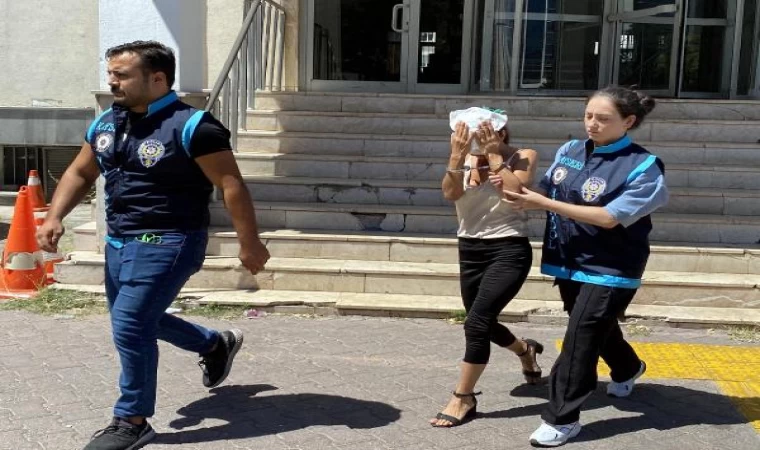 Sahte altın zincir bozdurup, kuyumcuları dolandıran kadın suçüstü yakalandı 