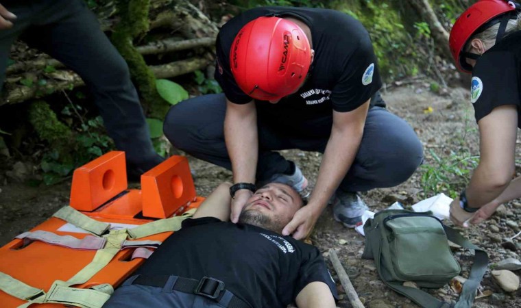 Sakarya Büyükşehir arama kurtarma ekipleri 38 kişiye ‘hayat oldu