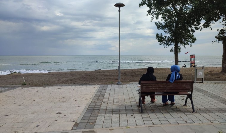 Sakaryanın bazı ilçelerinde deniz girmek yasaklandı