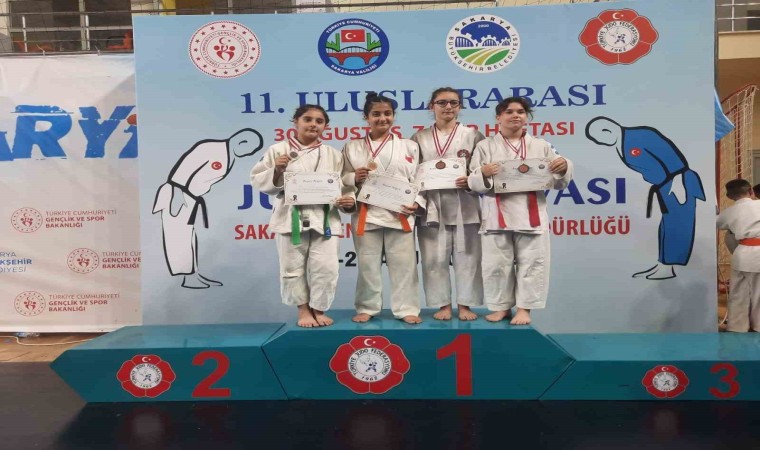 Salihlili judoculardan 3 altın, 1 gümüş, 2 bronz madalya