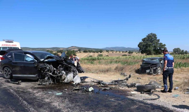 Samsunda iki araç kafa kafaya çarpıştı: 6 yaralı