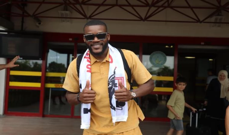 Samsunspor’un yeni transferi Ntcham, Samsun’a geldi