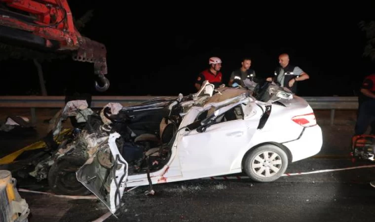 Şanlıurfa’da otomobil TIR’ın altına girdi: 2 ölü