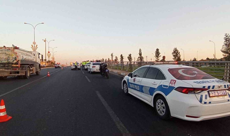 Şanlıurfada trafik kazası: 2 polis yaralı