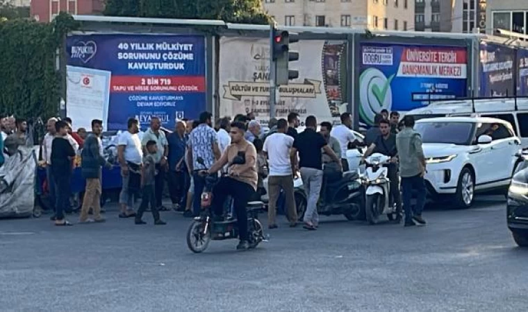 Şanlıurfa’da yaya ile otomobil sürücüsü arasında yol vermeme kavgası kamerada