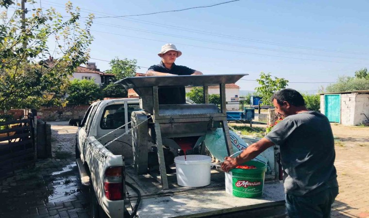 Selçukta domatesten salçaya gelenekselleşen iş birliği