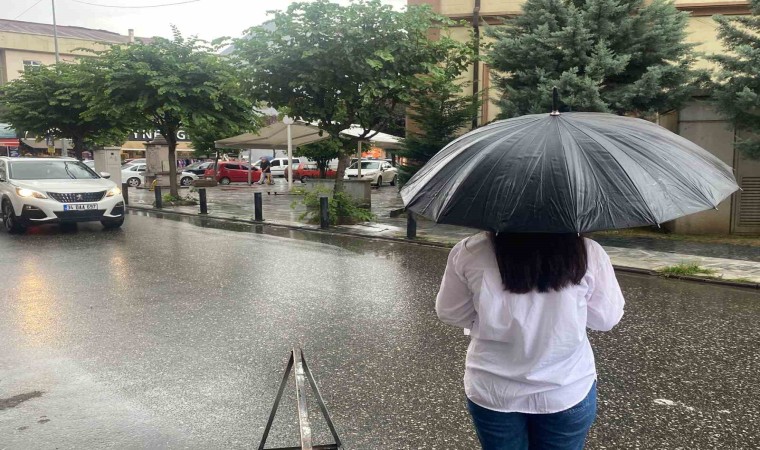 Sıcaktan kavrulan Düzce yağmurla serinledi