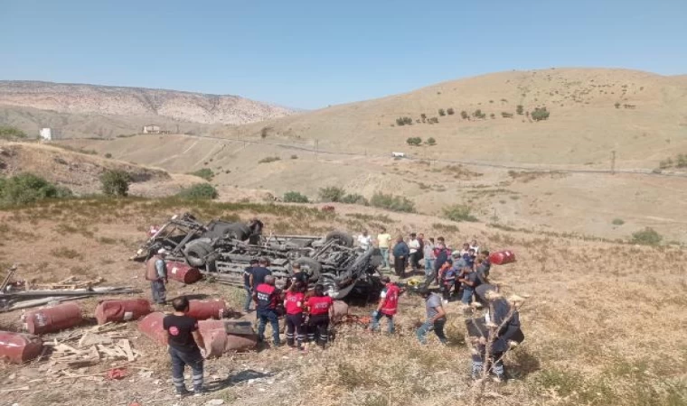 Siirt’te kamyonet şarampole yuvarlandı: 1 ölü, 1 yaralı