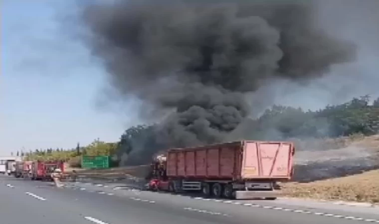 Silivri’de TEM Otoyolu’nda TIR yangını 