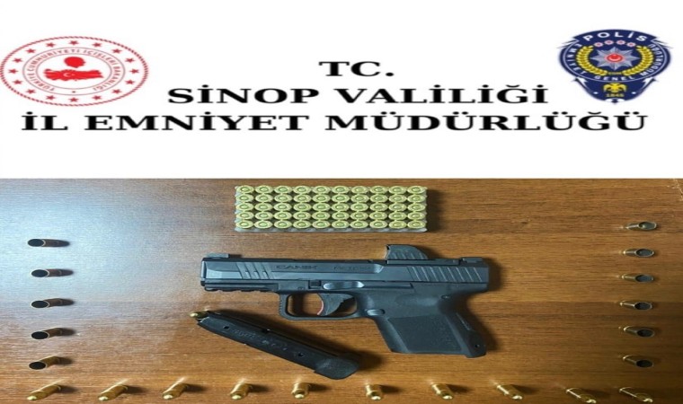 Sinopta şüpheli otomobilden ruhsatsız silah çıktı