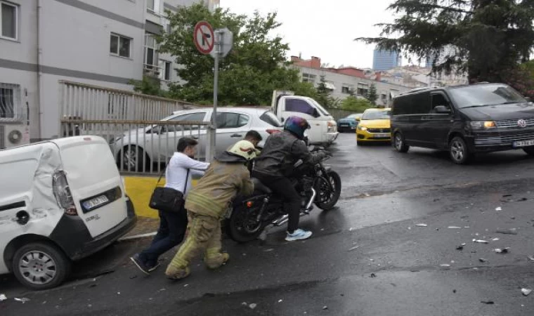 Şişli’de kayganlaşan yolda yokuş aşağı kayan kamyon 7 araca çarptı