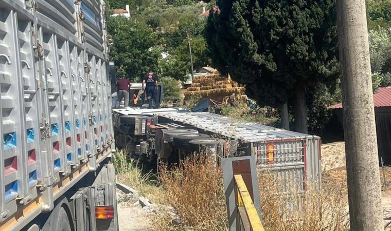 Sökede devrilen tırın şoförü hayatını kaybetti