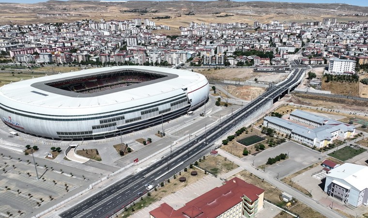 Stadyum yanı üst geçit ve bağlantı yolu hizmete açıldı