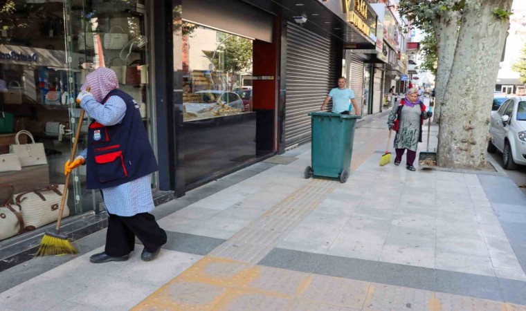 Süleymanbey Mahallesinde hummalı temizlik çalışması