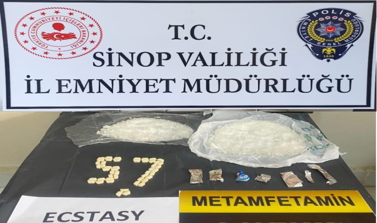 Şüpheli otomobilden uyuşturucu çıktı: 3 gözaltı