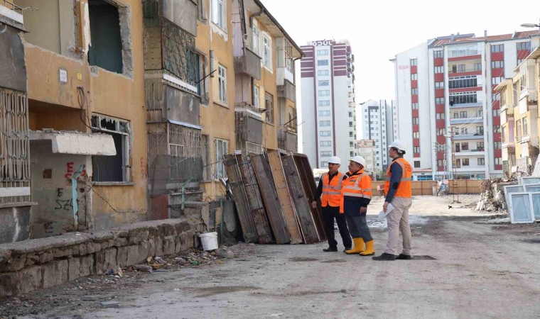 Talas dönüşüyor, yapılar güçleniyor