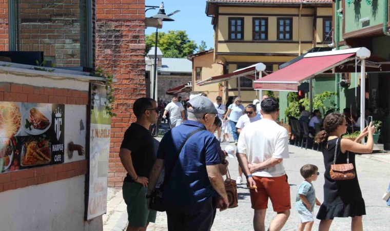 Tarihi bölge yerli ve yabancı turistlerin odağı olmaya devam ediyor