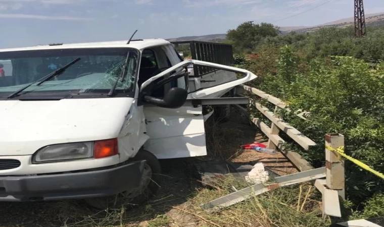 Tarım işçilerini taşıyan kamyonet dere yatağına savruldu: 1 ölü, 5 yaralı