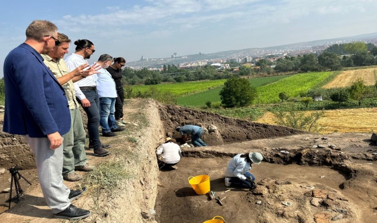 Tavşanlının 8 bin yıllık geçmişine ışık tutacak kazı çalışmaları devam ediyor