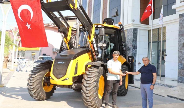 TBBden Koçarlı Belediyesine beko loder hibe edildi